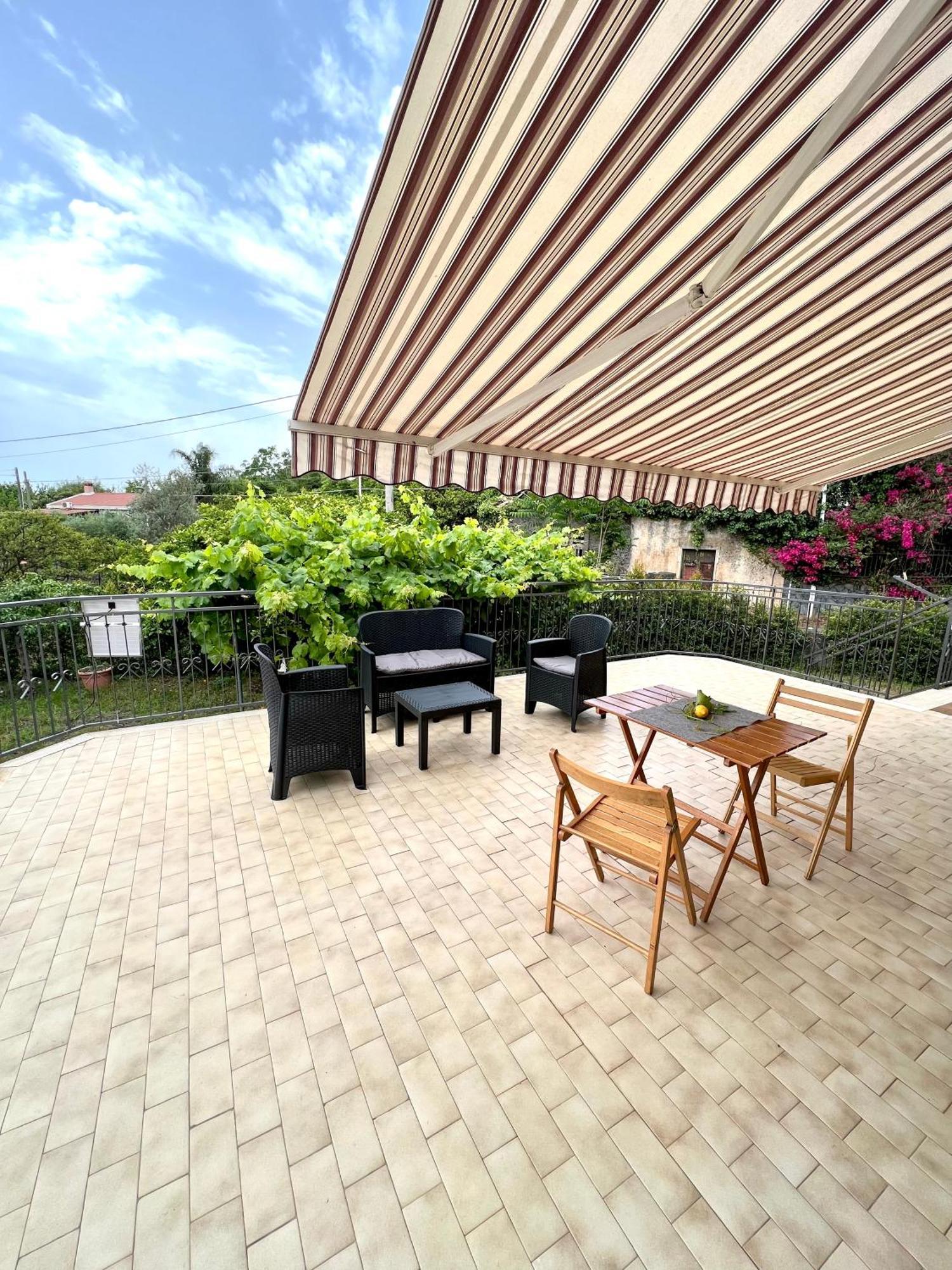 Casa Vacanze "Sautufao" ซานตา เวเนรินา ภายนอก รูปภาพ